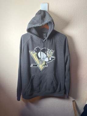 Old Time Hockey Pittsburgh Penguins Causeway Gray Pullover Hoodie - Size Large